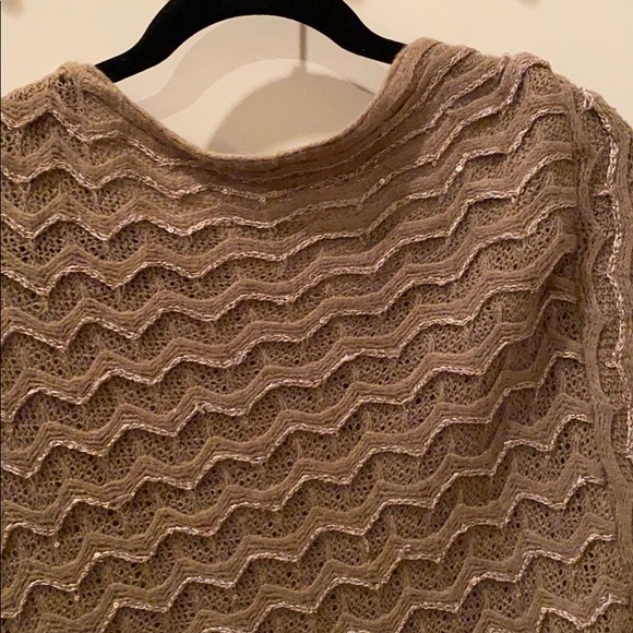 Shawl cape - Picture 6 of 8